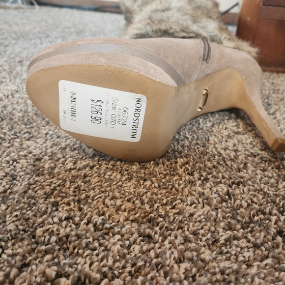 Fergie Captive Fur Boots size 7 - Picture 8 of 10